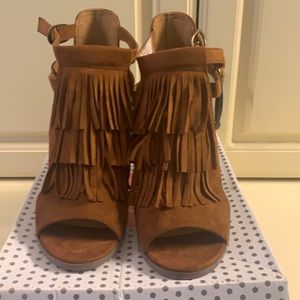 Fringe heel